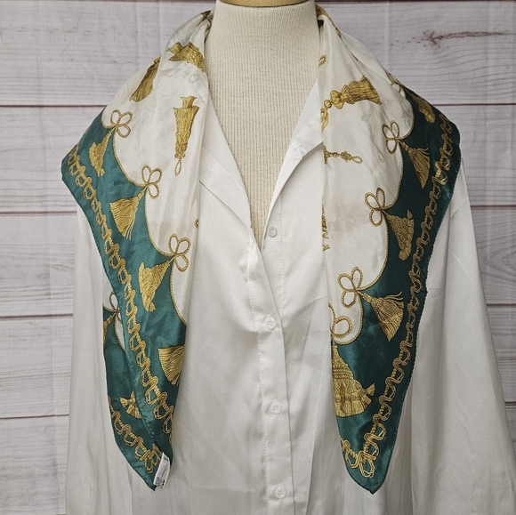 Oscar De La Renta Vintage Silk Scarf In Green White And Yellow - Picture 4 of 12